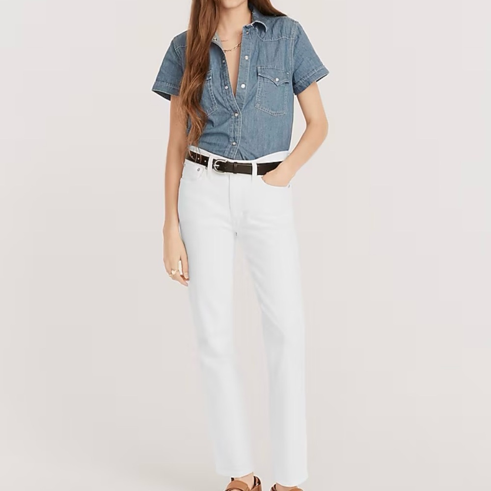 J Crew 9" Vintage Straight White Jeans - Sz 30
Pristine!
Make an offer!